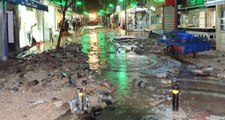 Balıkesir'de Etkili Olan Sağanak Yağış Sonrası Araçlarında Mahsur Kalan 125 Kişi, İtfaiye Ekipleri Tarafından Kurtarıldı