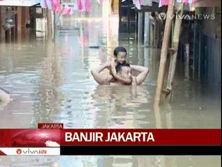 Скачать видео: Banjir Setinggi 2 Meter Rendam Kampung Pulo