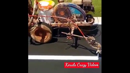 റോഡിൽ ലൈൻ മാർക്ക് ചെയ്യുന്ന ആ കൃത്യത ഒന്ന് കണ്ടു നോക്കൂ