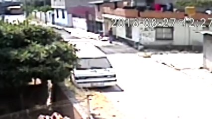 Mahalleliden kaçan şüpheliyi polis yakaladı - ADANA