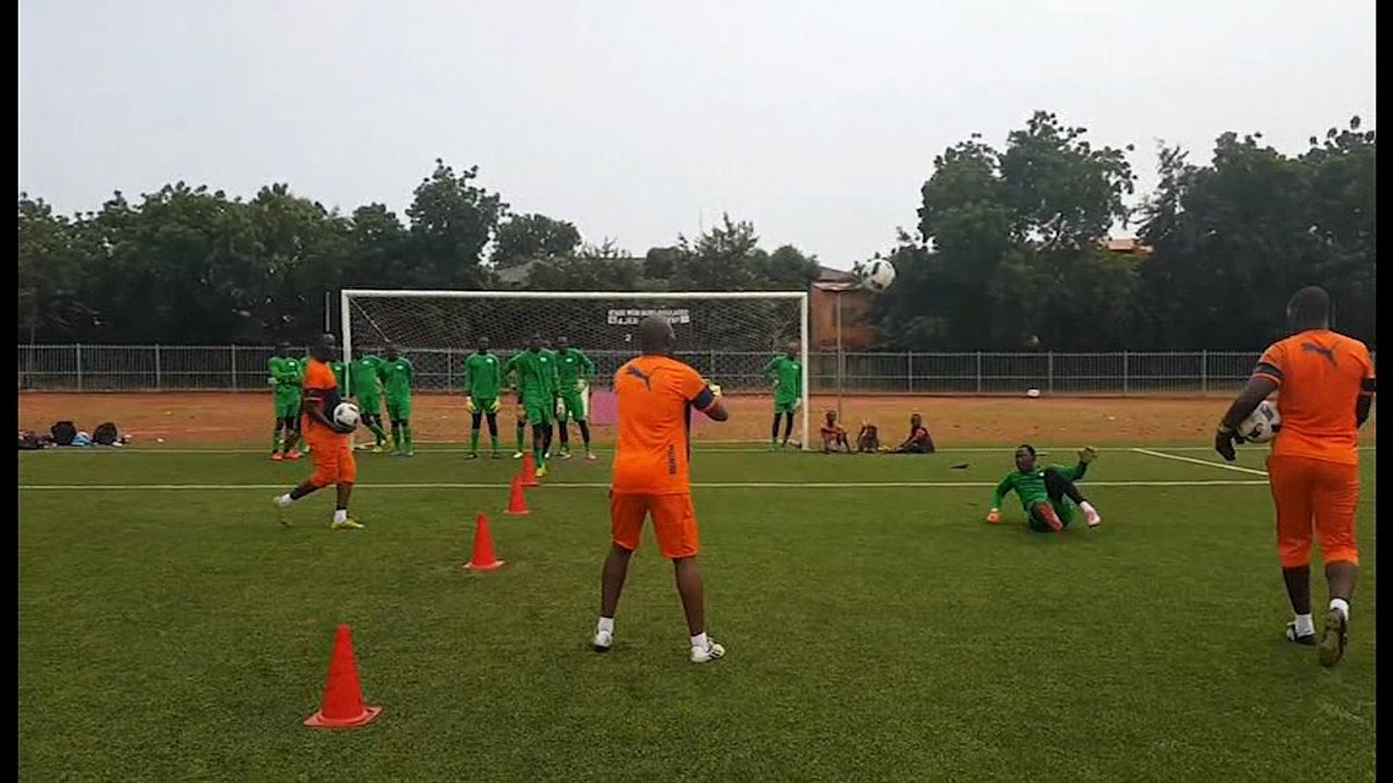 Football: CI vs Rwanda, l'entrainement des gardiens de buts de Côte d'Ivoire