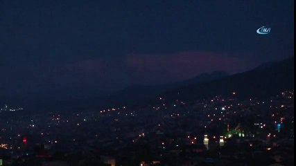 Bursa'da Gökyüzünü Aydınlatan Şimşeklerden Görsel Şölen