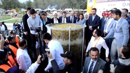 1,5 Tonluk Çubuk Turşusu Guinness Rekorlar Kitabı'na Girmeye Hak Kazandı