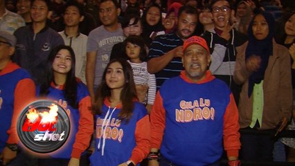 Sambutan Warga Bandung Pada Bintang Film 'Gila Lu Ndro'