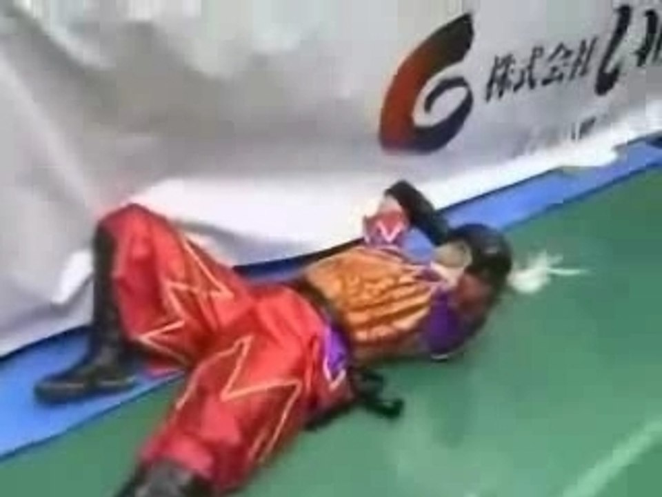 Yoshitsune vs GAINA 1/2