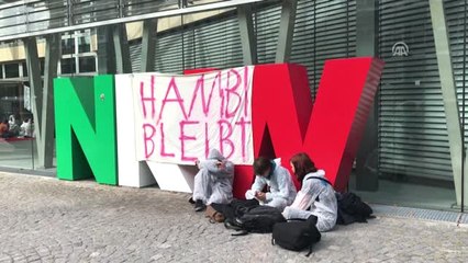 Almanya'da Ormanda Gösteri Yapan Çevrecilerin Tahliyesi Sürüyor