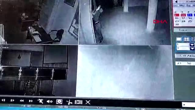 Sakarya Camiden Madeni Paraları Çaldılar