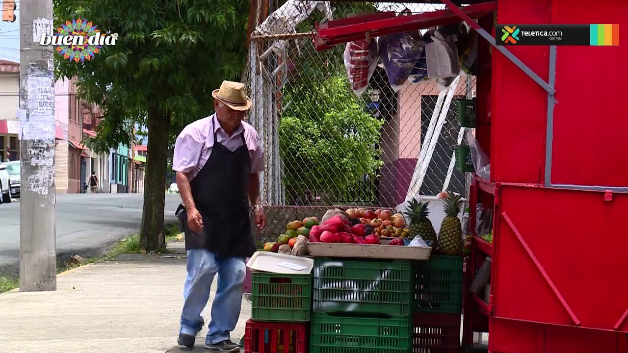 bd-don-eliecer-vendedor-alegre-frutas-140918