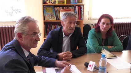Kryetari Ardian Gjini viziton shkollën fillore "Mustafa Bakija"