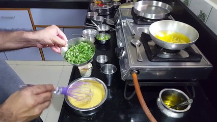 Gujarati Methi na Gota recipe in Hindi - मेथी पकोड़ा रेसिपी
