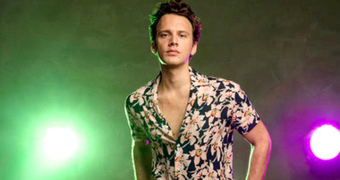 Ünlü Şarkıcı Edis'in, Kardeşiyle Olan Benzerliği Takipçileri Şaşkına Çevirdi