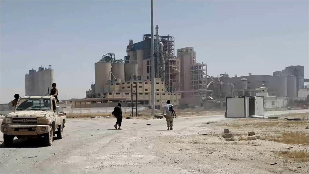 نجل حفتر يستولي على أموال لمصرف ليبيا المركزي