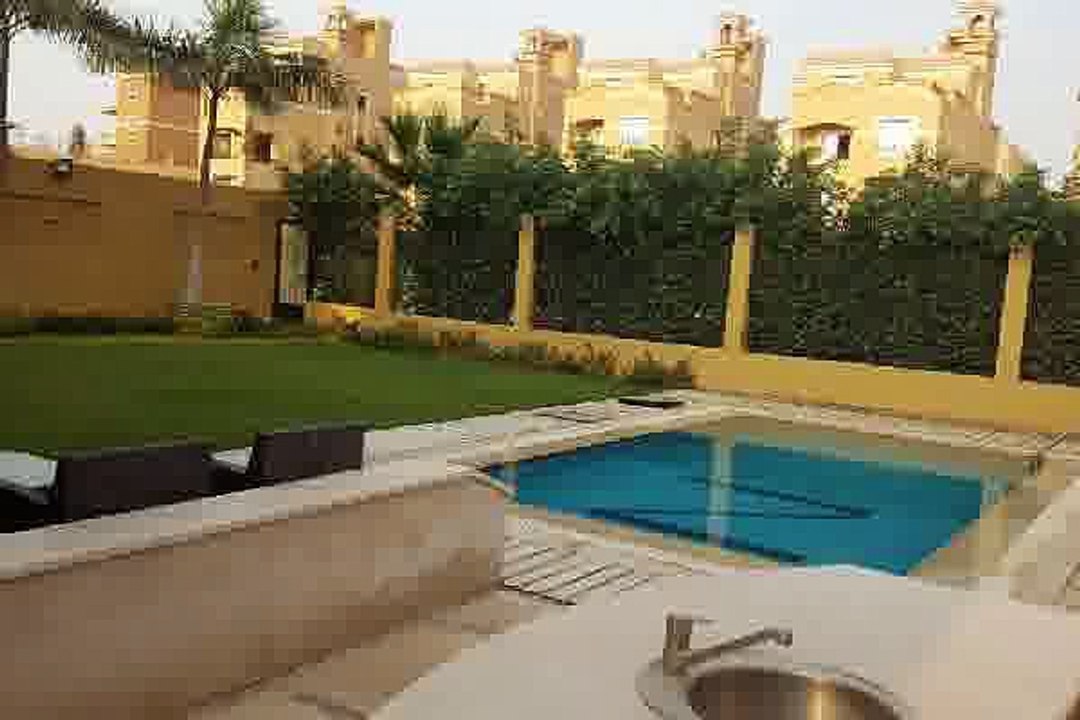 فيلا للبيع تشطيب رائع فى كمبوند لو روا القاهرة الجديدة