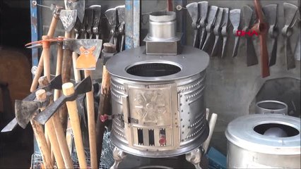 Mardin Kaybolmaya Yüz Tutan Odun Sobalarını Cami ve Kiliseler İçin Üretiyor