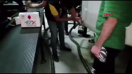 İstanbul- Tuzla'da 95 Bin Litre '10 Numara Yağ' Ele Geçirildi.