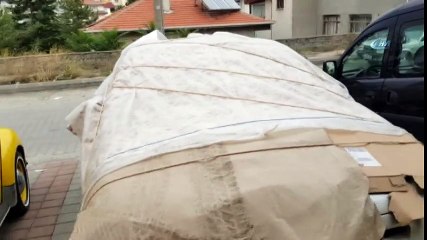 Şiddetli Dolu ve Yağış Uyarısına Karşı Vatandaşlardan Kartonlu ve Battaniyeli Tedbir