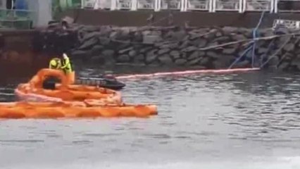 여수 신 북항 건설 현장서 21t 예인선 침몰 / YTN