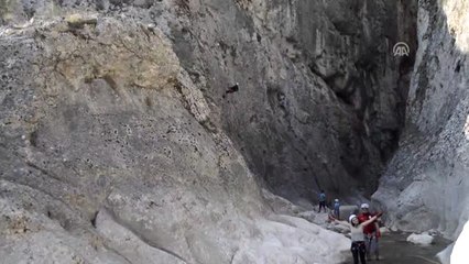 7 Yaşındaki Tuna Melek'in Kanyon Tutkusu