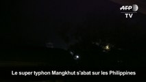 Le super typhon Mangkhut atteint les Philippines