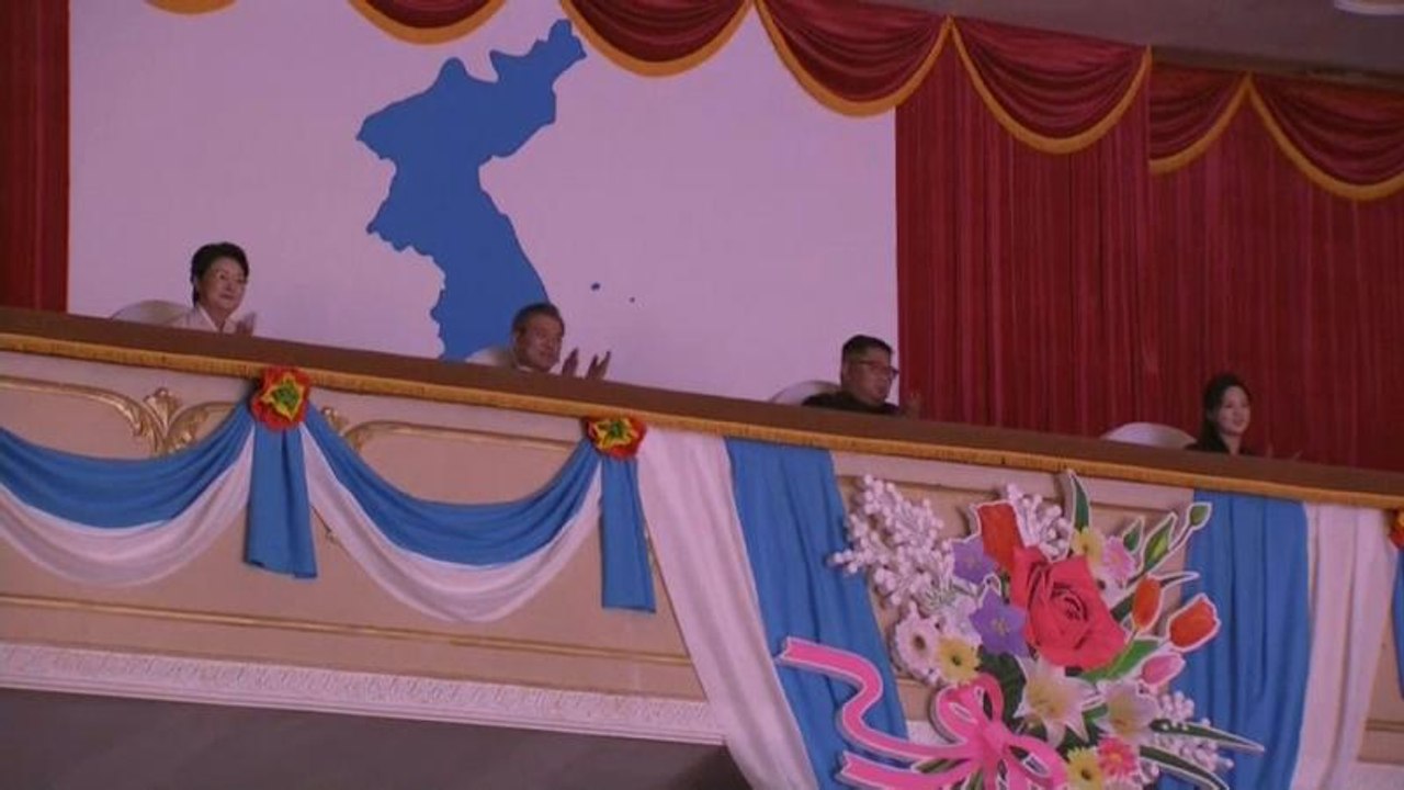Ким Чен Ын и Мун Чжэ Ин сорвали аплодисменты