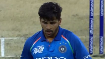 India VS Hong Kong Asia Cup 2018: Shardul Thakur's 10 ball over frutrates Rohit Sharma| वनइंडिया