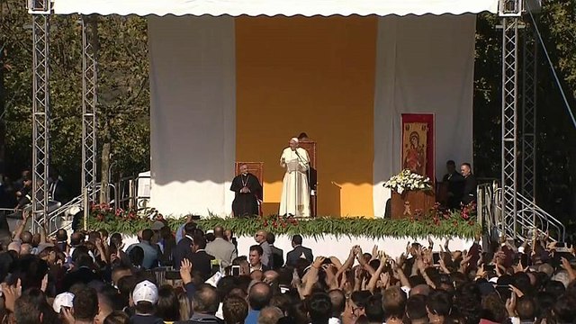 Папа римский приехал на Сицилию