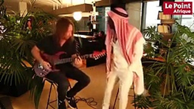 Cri du Cœur de El hadji Alpha Blondi Nos Hôpitaux sont malades Pas de médicaments pas d'équipements Nos hôpitaux sont des abattoirs Nos présidents Africains veulent se faire soigner en Europe Tandis que leur peuple crève dans la misère. Pas de personn