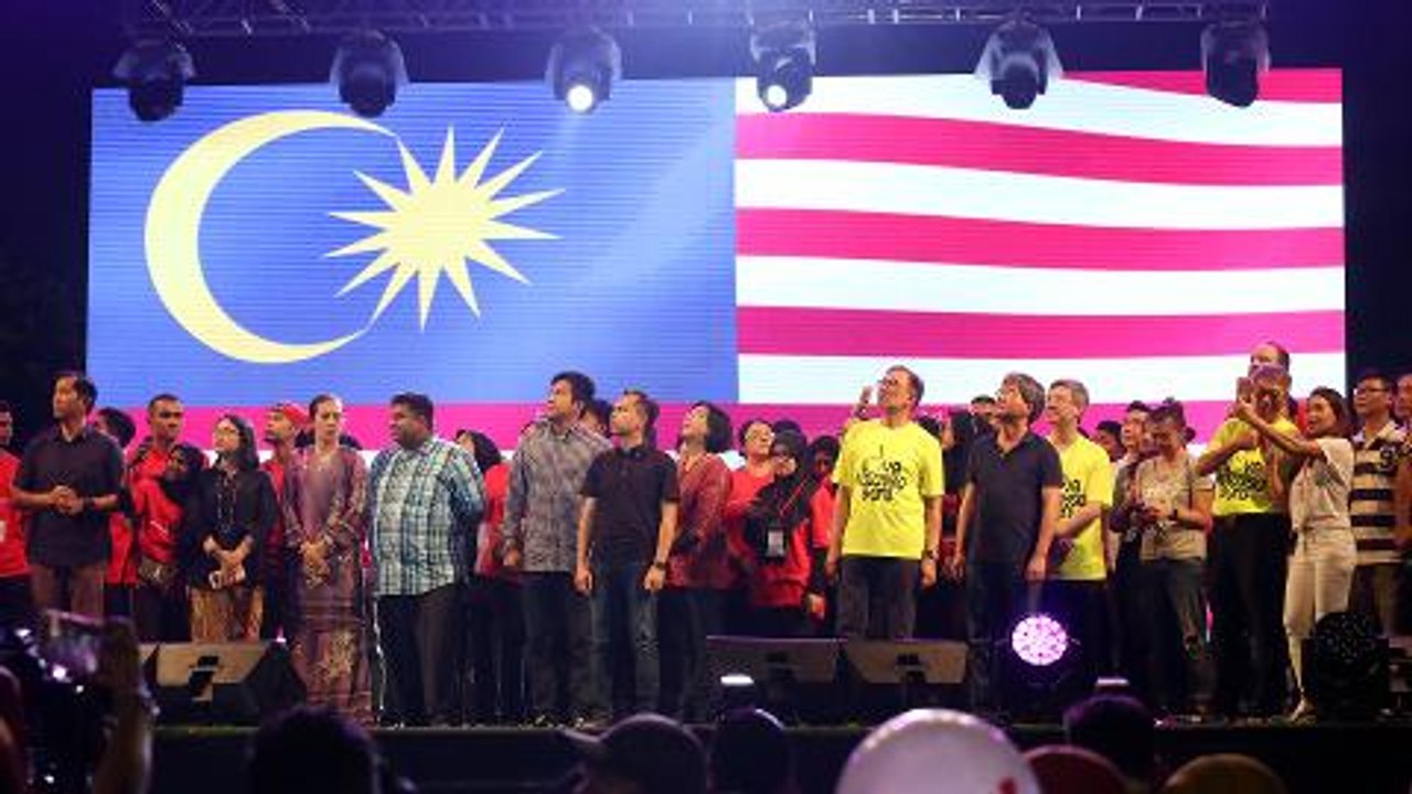 Thousands at Malaysia Unity concert