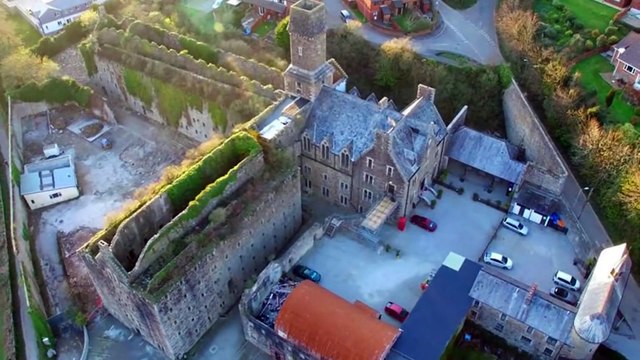 Very Latest real and horrific news!!5 creepy Paranormal Activity & Poltergeists Caught on Camera