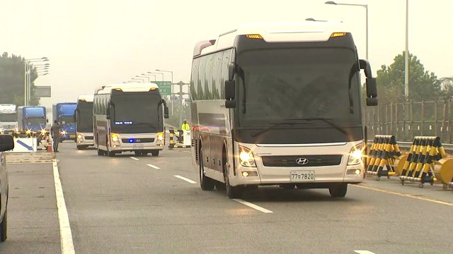 선발대, 정상회담 준비위해 평양으로 출발 / YTN