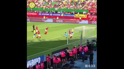 NEYMAR PRANKS COUTINHO ON HIS BIRTHDAY! - Brazil Vine Edition!