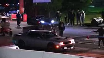 شاهد حماس طفل على سباق قوي بين لمبرجيني هوراكان و تشالنجر هيلكات