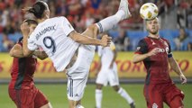 Un high kick à 180° en pleine course : le 500e but en carrière de Zlatan est… zlatanesque !