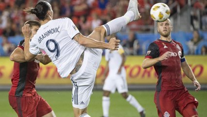 Un high kick à 180° en pleine course : le 500e but en carrière de Zlatan est… zlatanesque !