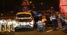 İzmir'de, Aynı Yerde Peş Peşe Kaza; 1 Ölü, 4 Yaralı