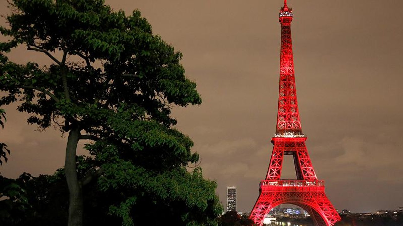 Japan in Paris: Jubiläum am Eiffelturm