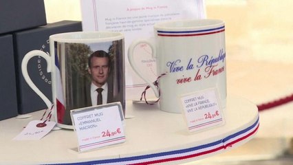 شاهد: قصر الإليزيه يفتح أبوابه أمام الزائرين ليخرجوا محملين بالهدايا التذكارية