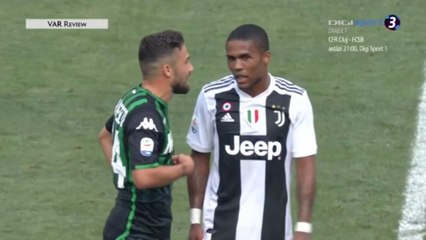 Douglas Costa  spit on Di Francesco - RED CARD - Juventus vs Sassuolo 2018