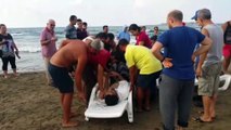 Denize giren 3 kişi boğulma tehlikesi geçirdi - KOCAELİ