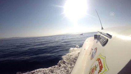 Teknesi Su Alan Düzensiz Göçmenler Kurtarıldı