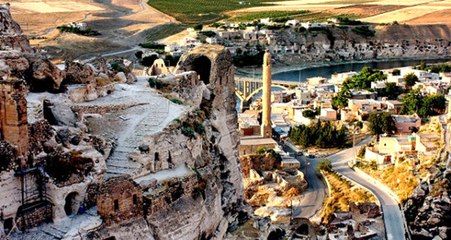 Batman'ın Tarihi İlçesi Hasankeyf Ziyaretçi Akınına Uğradı