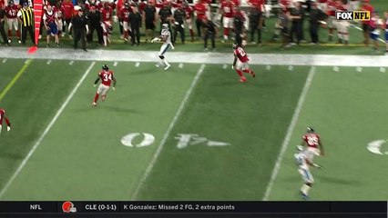 Devin Funchess keeps toes in bounds on 12-yard catch