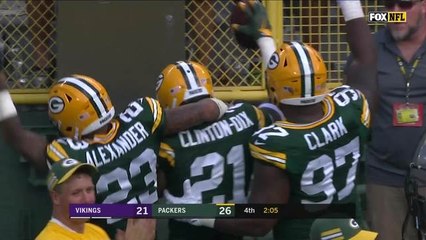 Ha Ha Clinton-Dix catches deflection for key INT