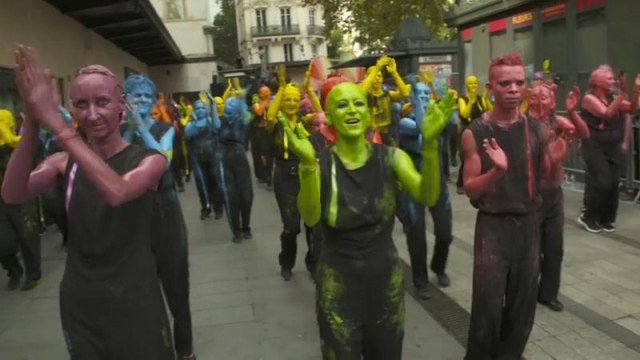 Lione danza per la pace: la Biennale torna in strada