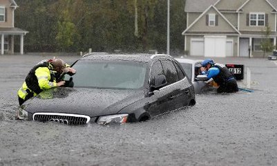 Relentless Florence pummels the Carolina coast