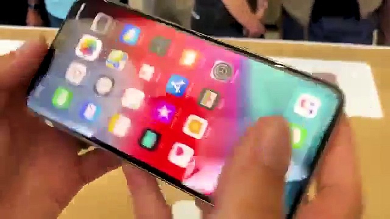 Iphone Xs vs xs max unboxing  || Hands on Impressions