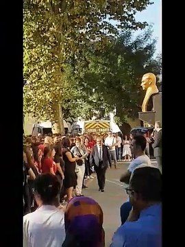 Cağaloğlu Anadolu Lisesi öğrencileri gerici okul müdürünü protesto etti