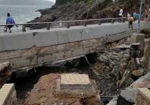 Hong Kong Residents Assess Damage After Typhoon Mangkhut