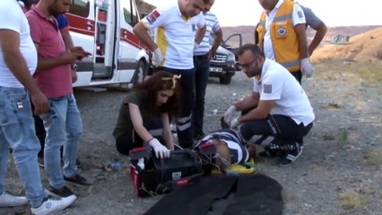 Çekici ile Çarpışan Otomobil Hurdaya Döndü: 1 Ölü, 1 Yaralı