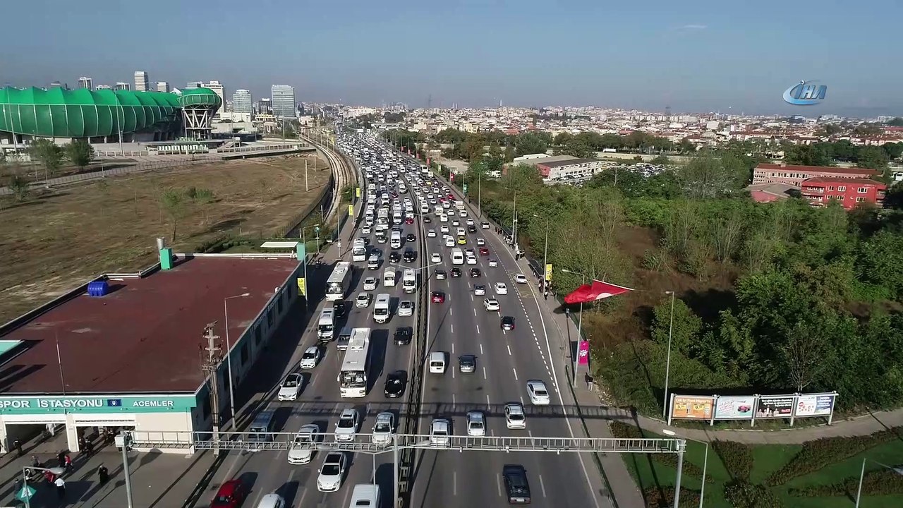Okulların açıldığı ilk gün Bursa trafiği havadan görüntülendi